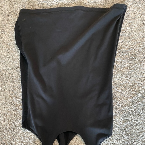 Black lulu lemon tank - Picture 4 of 5